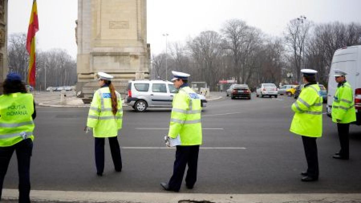 RAZIE în trafic. Poliţia Rutieră şi RAR verifică starea tehnică a maşinilor