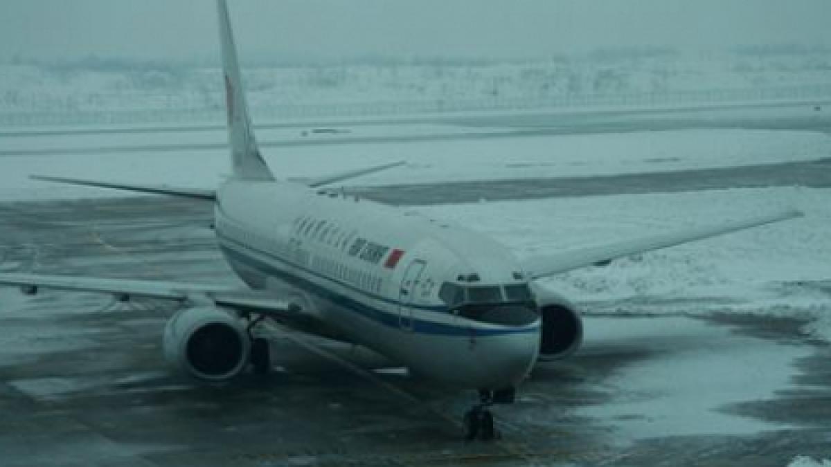 Blocaţi pe aeroport. Sute de călători care veneau de la Barcelona, Madrid şi Bruxelles au rămas la Sibiu