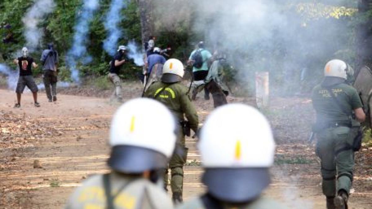 Grecia. Sute de manifestanţi au protestat faţă de un proiect minier canadian de exploatare a aurului