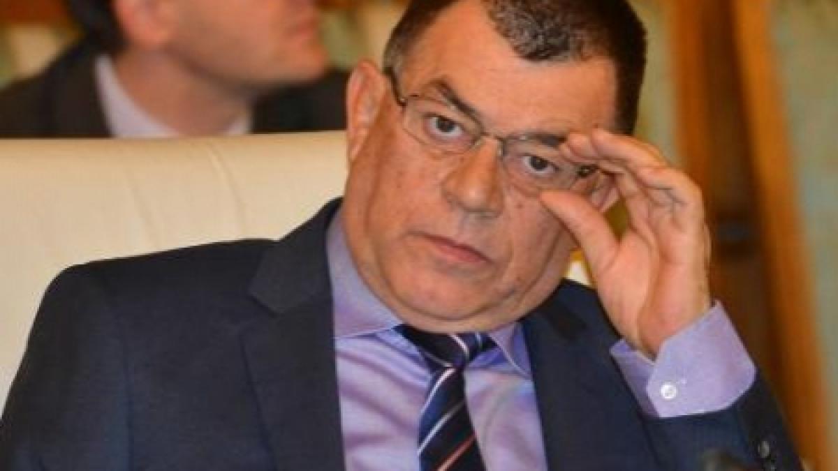 Radu Stroe explică demiterea şefului jandarmeriei: Generalul Meran este responsabil de acţiunea subalternilor