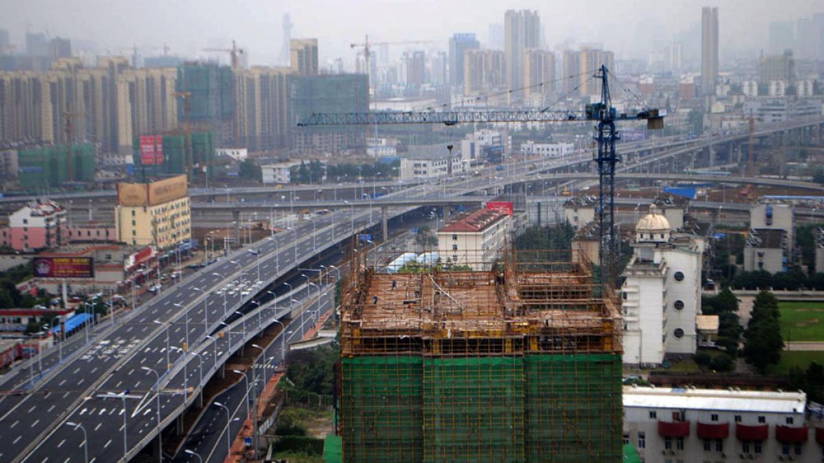 Ţara aceasta are mai mulţi kilometri de autostradă decât întreaga Europă. Care este raportul faţă de România