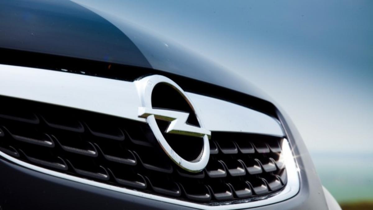 Opel ar putea deveni maşină franţuzească. Vezi producătorul interesat de preluarea companiei germane