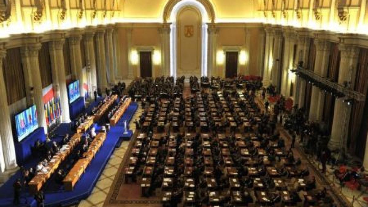 Parlamentul a adoptat modificările la Statutul deputaţilor şi senatorilor. Ce prevăd aceste schimbări