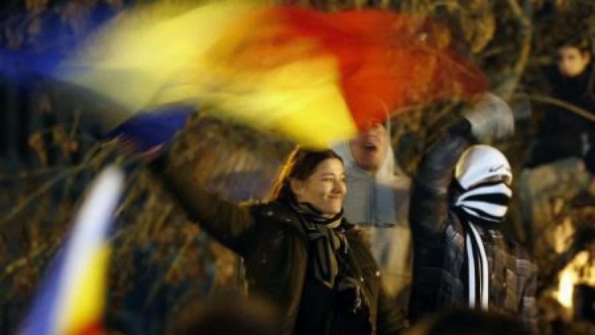 Jandarmeria a pierdut primul proces intentat de protestatarii din Piaţa Universităţii. Instituţia trebuie să plătească 5.000 lei unei manifestante