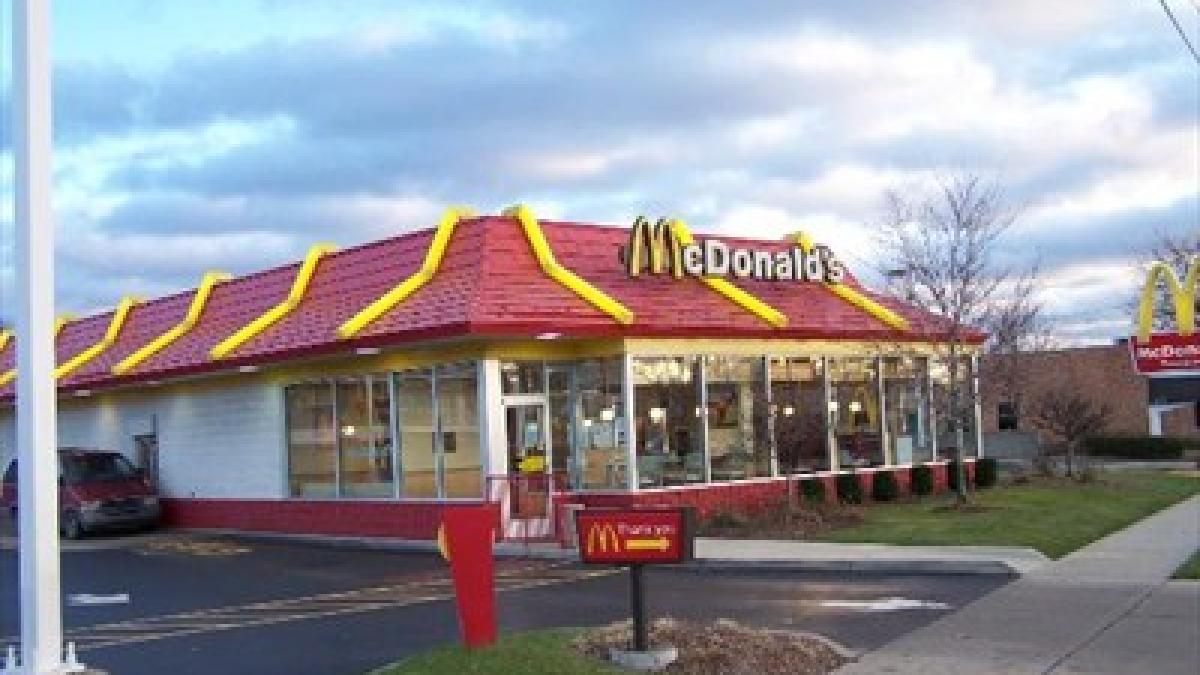 McDonald's va plăti despăgubiri de 700.000 de dolari către comunitatea musulmană din Michigan