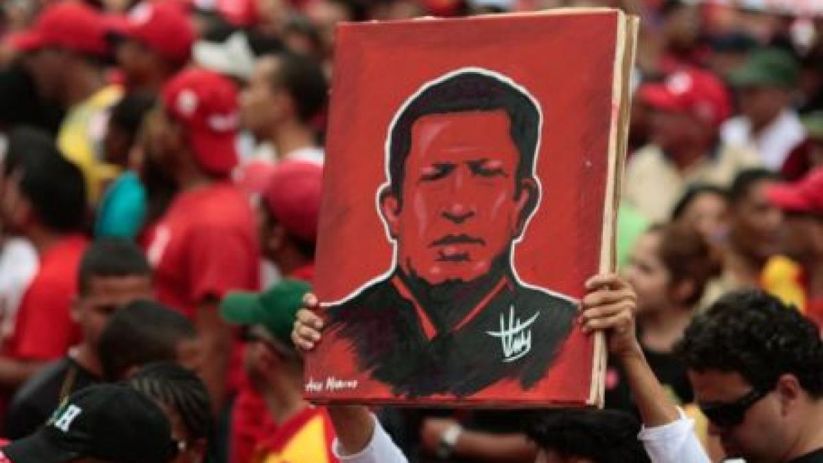 Hugo Chavez a depăşit infecţia respiratorie şi va reveni la Caracas în câteva săptămâni