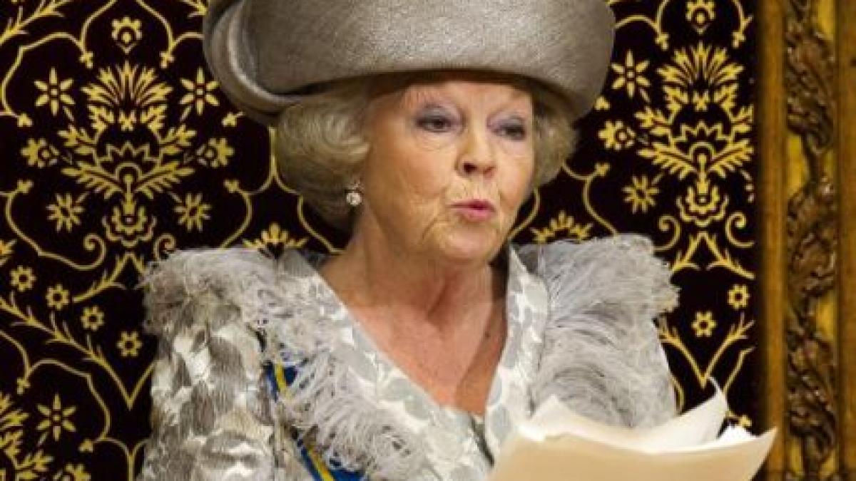 Regina Beatrix a Olandei va abdica în aprilie. Tronul va fi preluat de prinţul Willem-Alexander