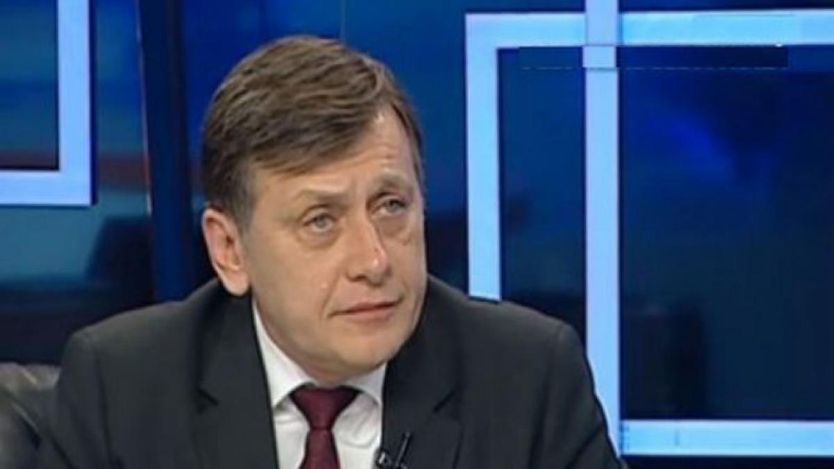 Antonescu: Nu sunt jurist, dar revizuirea Constituţiei este un act pur politic, nu un act notarial