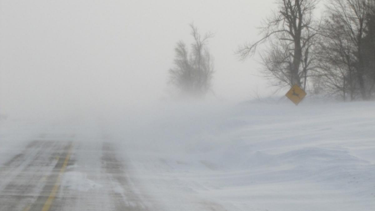 N-am scăpat de zăpadă. Avertizare de ninsori până vineri după-amiază. Vezi prognoza meteo