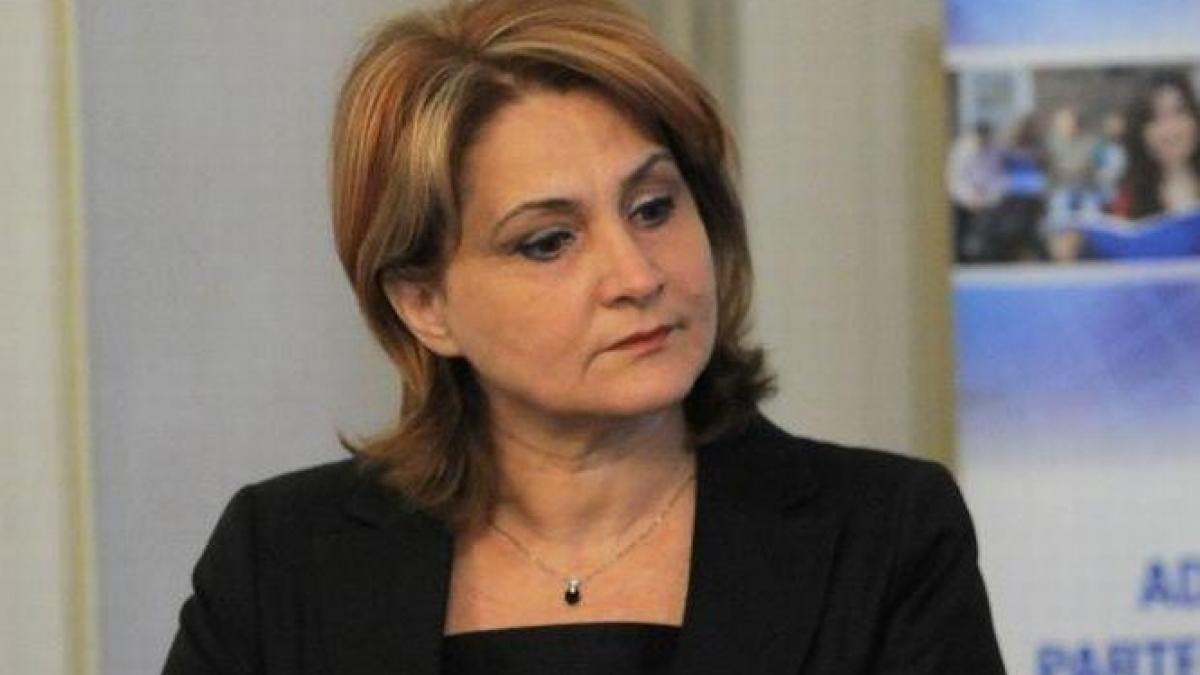 Şefa pe Comunicare din Prefectura Bucureşti, demisă că nu ştie să scrie