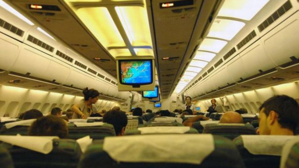 Un pilot al companiei TAROM, suspectat că a vrut să plece BEAT în cursă