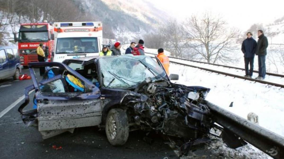 Valea Oltului. Traficul rutier a fost reluat după o oră şi jumătate de la producerea unui accident