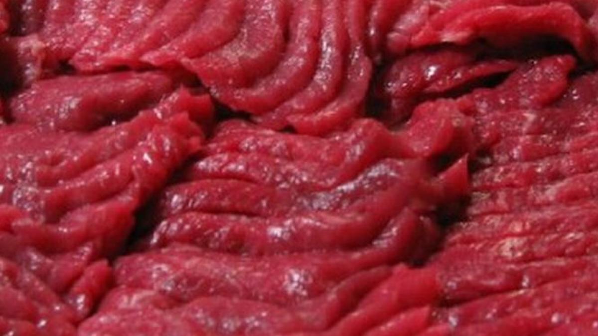 Legea din România care ar fi de vină pentru vânzarea frauduloasă de carne de cal. Ce ipoteză şocantă prezintă publicaţiile britanice