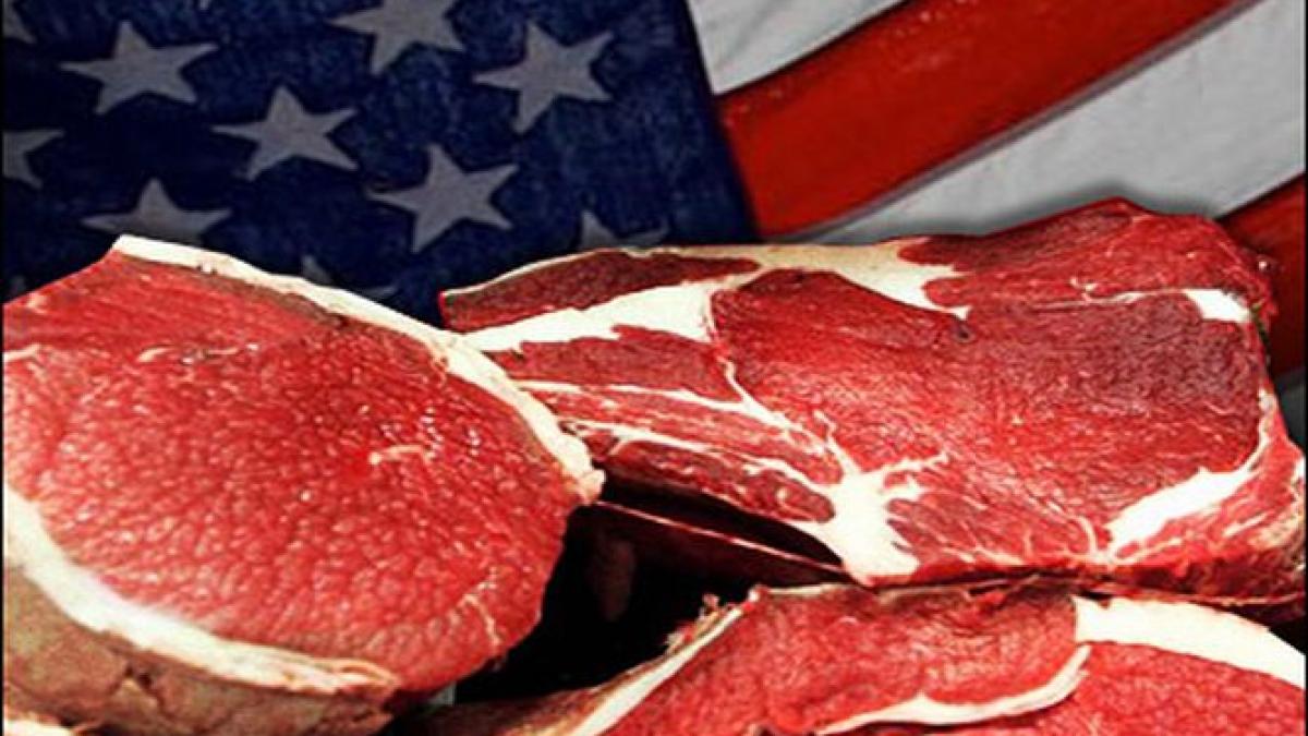 Rusia a interzis importul de carne de porc şi vită din SUA