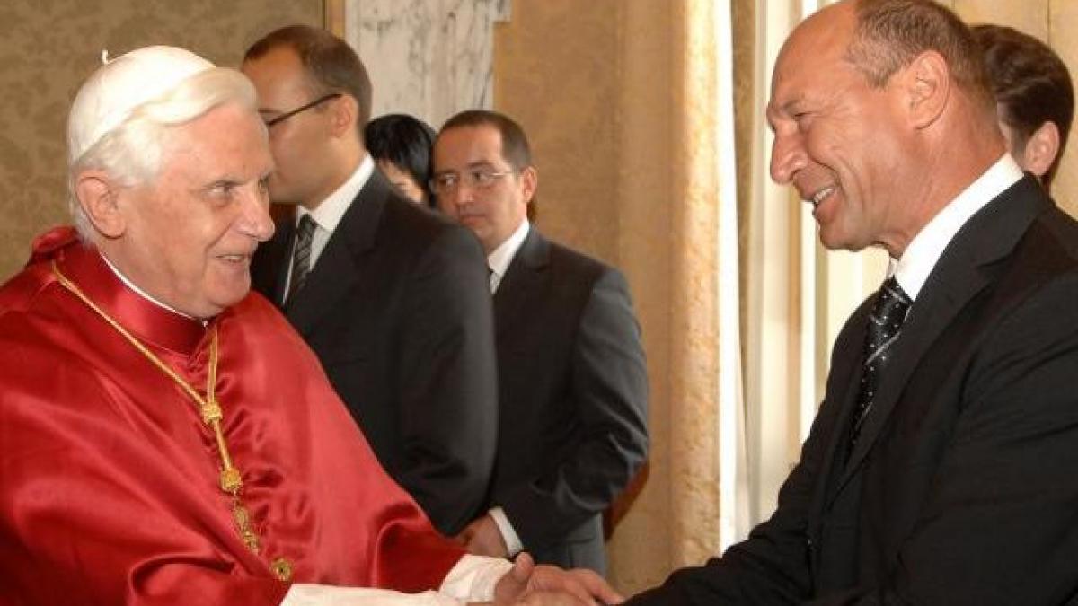 Traian Băsescu va fi primit, vineri, de Papa Benedict al XVI-lea, la Vatican