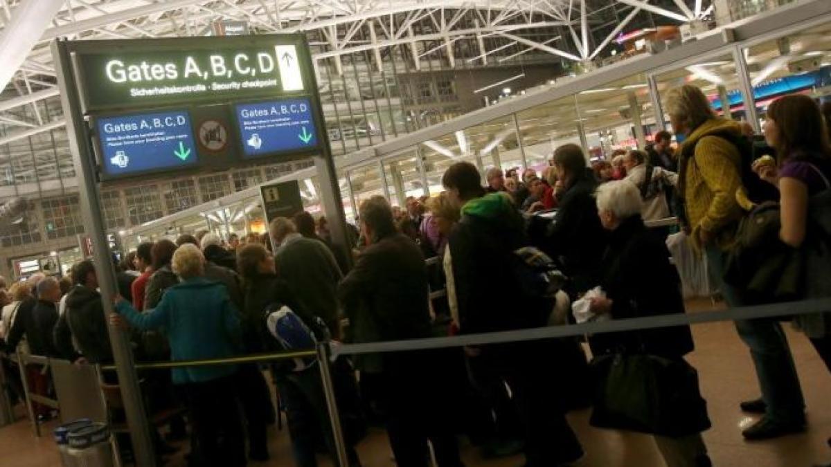 Două aeroporturi din Germania, afectate de greva controlorilor de securitate