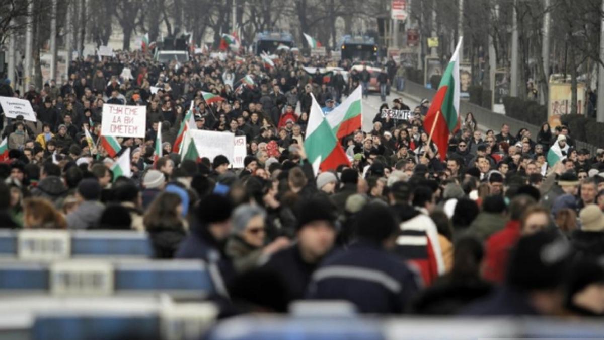 A zecea zi de proteste în Bulgaria. Mii de oameni manifestează pe străzi, nemulţumiţi de creşterea preţurilor