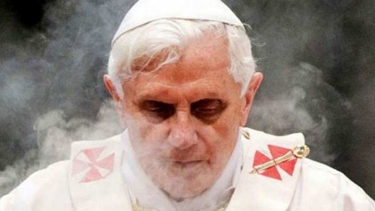 &quot;Papa Benedict se simte din ce în ce mai rău&quot;. Suveranul Pontif şi-a luat o săptămână de concediu