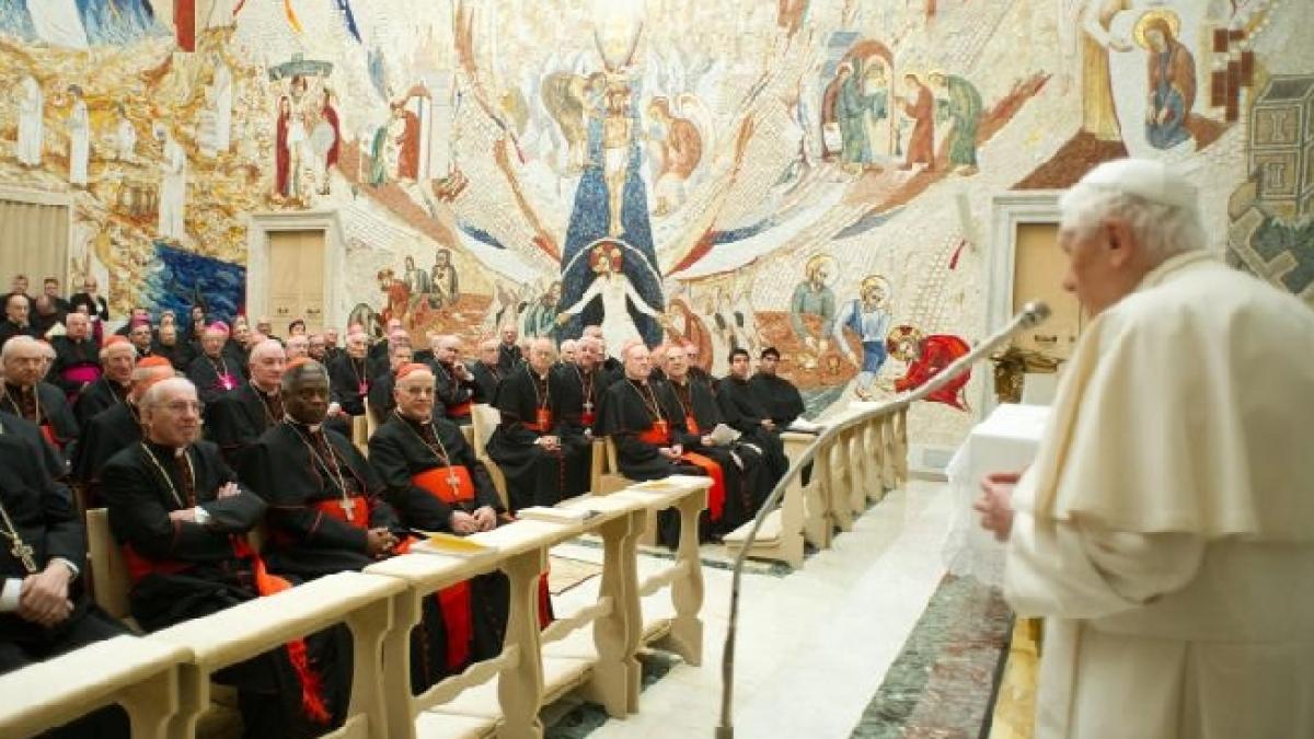 Papa Benedict al XVI-lea: Demonul vrea rău, suferinţă şi corupţie în lume