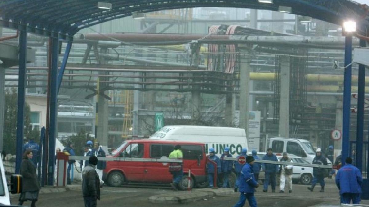 Unul dintre muncitorii răniţi în explozia de lângă Centrala Petrobrazi, transportat la Spitalul de Arşi din Bucureşti