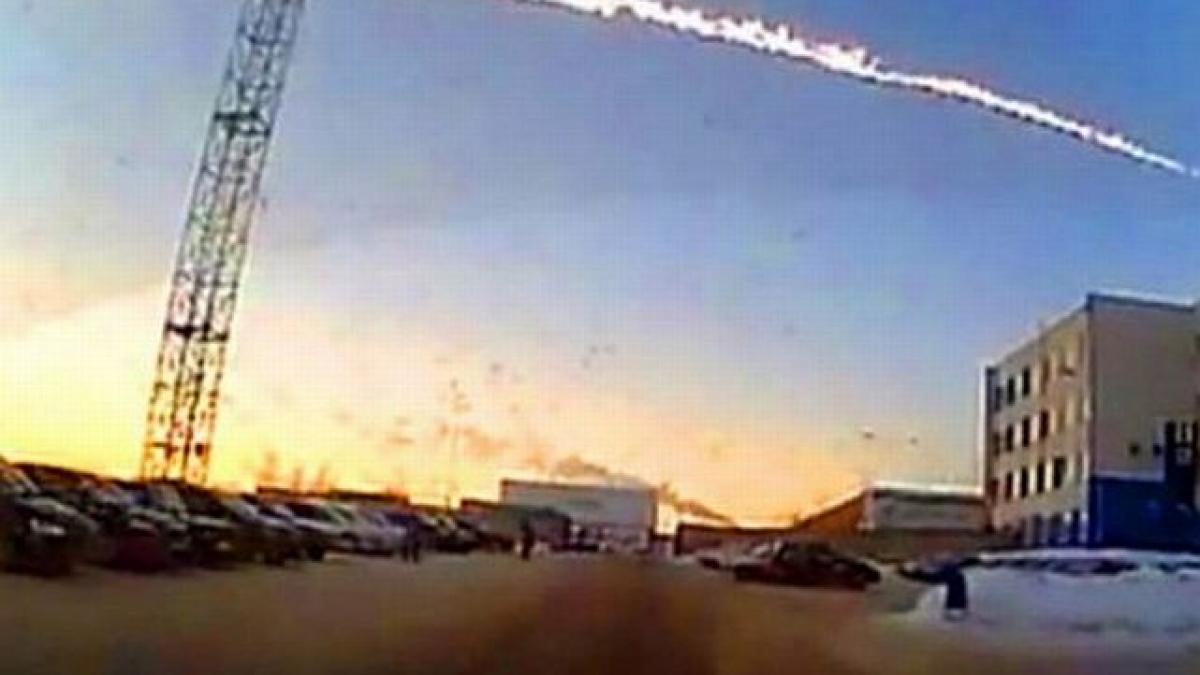 Teoria conspiraţiei în Rusia. Meteoritul care a căzut în Ural ar fi fost de fapt un atac terorist