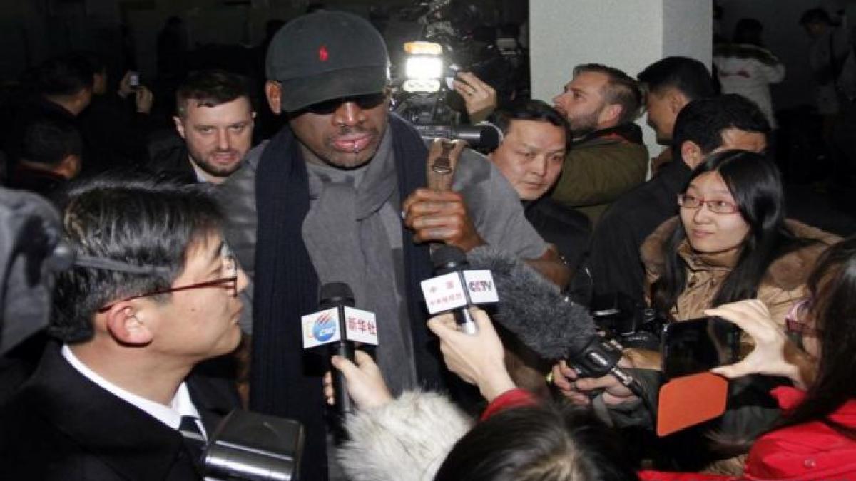 Un excentric la Phenian: Fostul baschetbalist Dennis Rodman vizitează Coreea de Nord