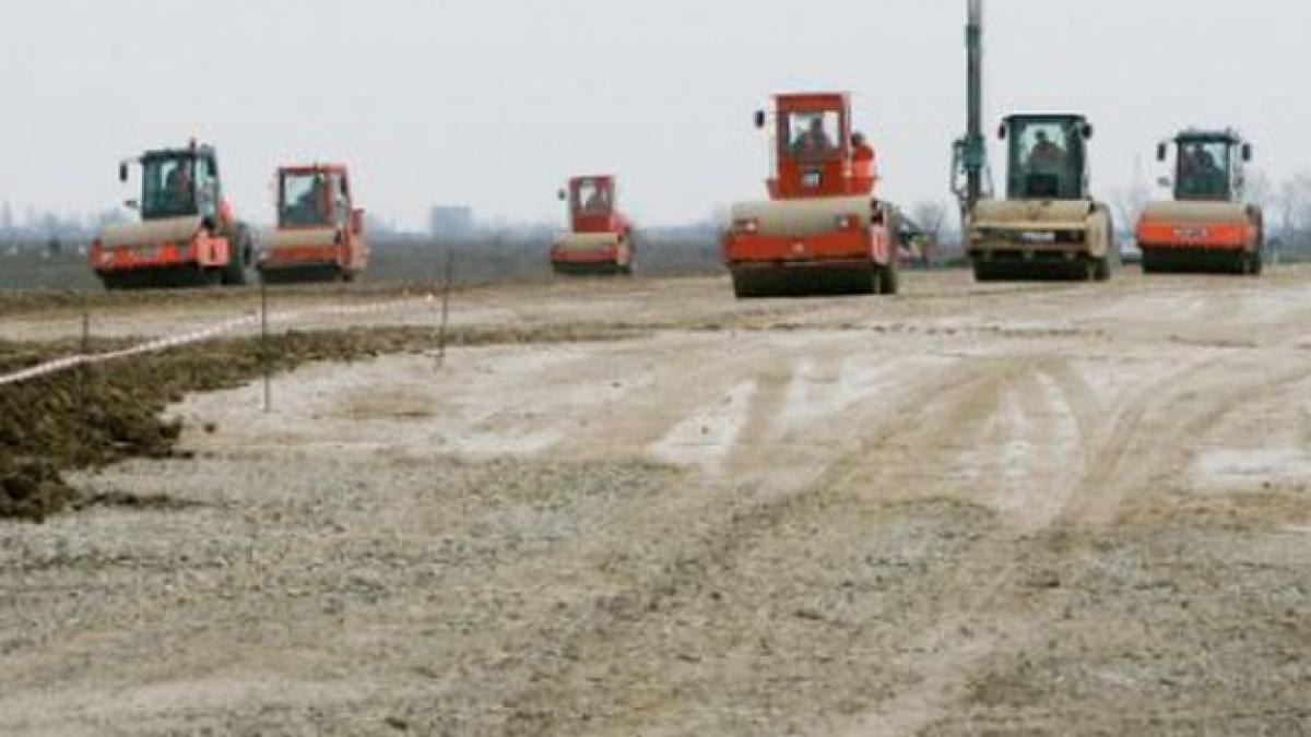 Coşmarul drumurilor din România: Cea mai mare autostradă suspendată din România, departe de a fi gata