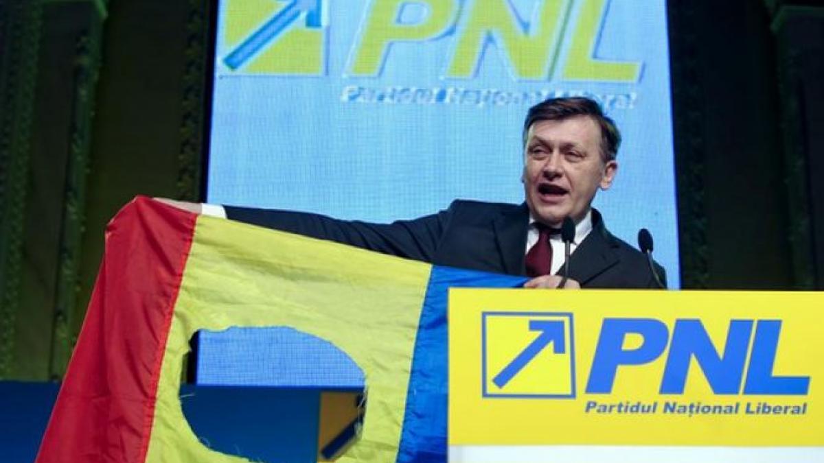 PNL, campion la transferuri. Cele mai &quot;grele&quot; mutări din ultimul an făcute de Crin Antonescu