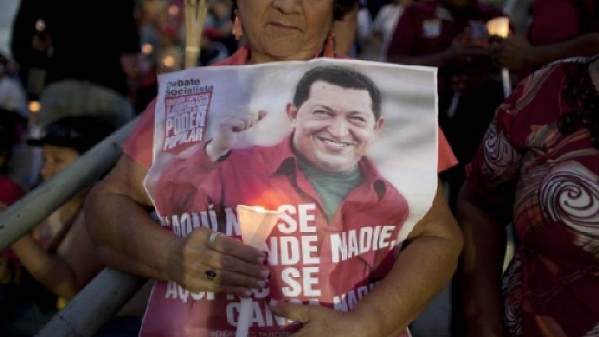 Venezuela, ÎN DOLIU. Cozi interminabile cu cei veniţi să-i aducă un ultim omagiu lui Hugo Chavez