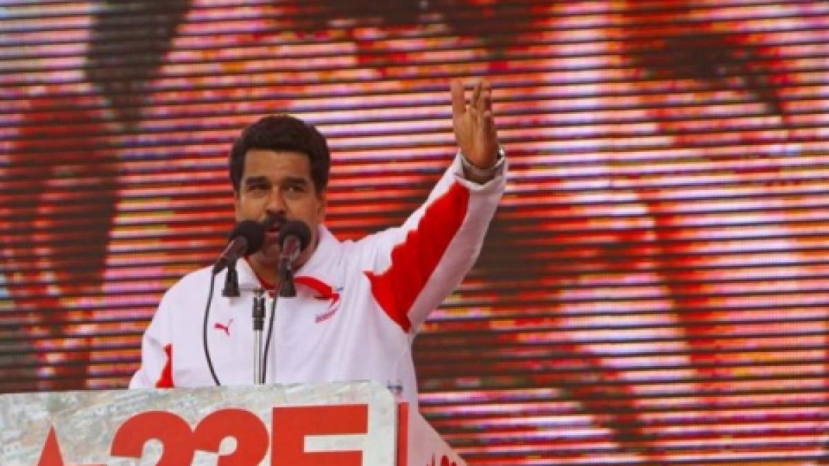 Nicolas Maduro promite să respecte &quot;testamentul moral&quot; al lui Hugo Chavez: Mereu până la victorie, Comandante!