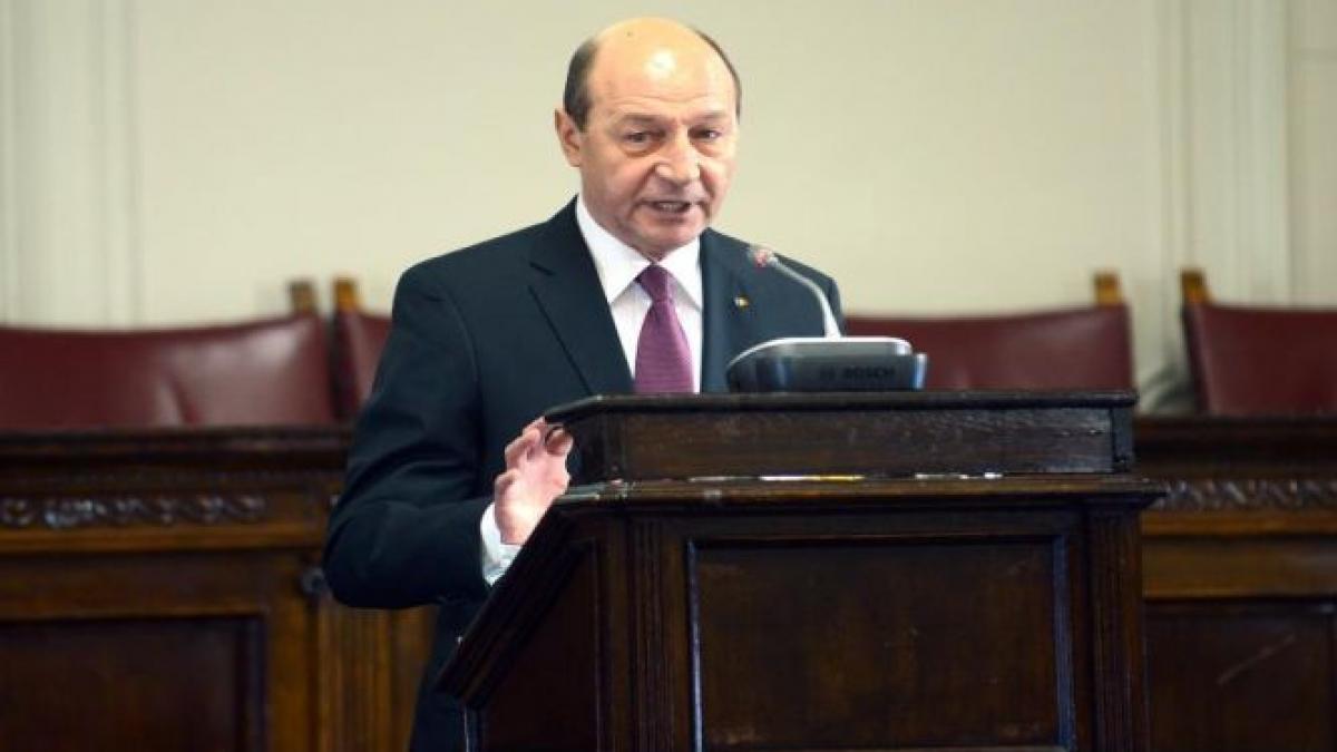 Băsescu: Propun îndepărtarea din Guvern a miniştrilor cu dosare penale