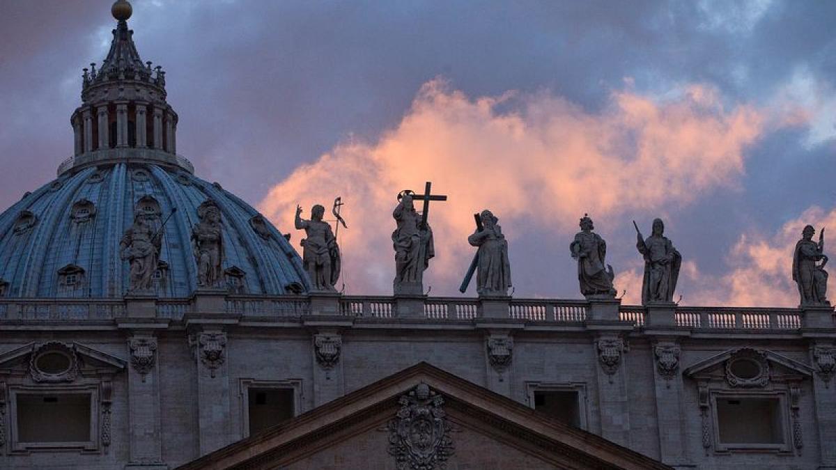 FOTOREPORTAJ din mijlocul Vaticanului. Ce se întâmplă aceste momente în spatele uşilor închise 