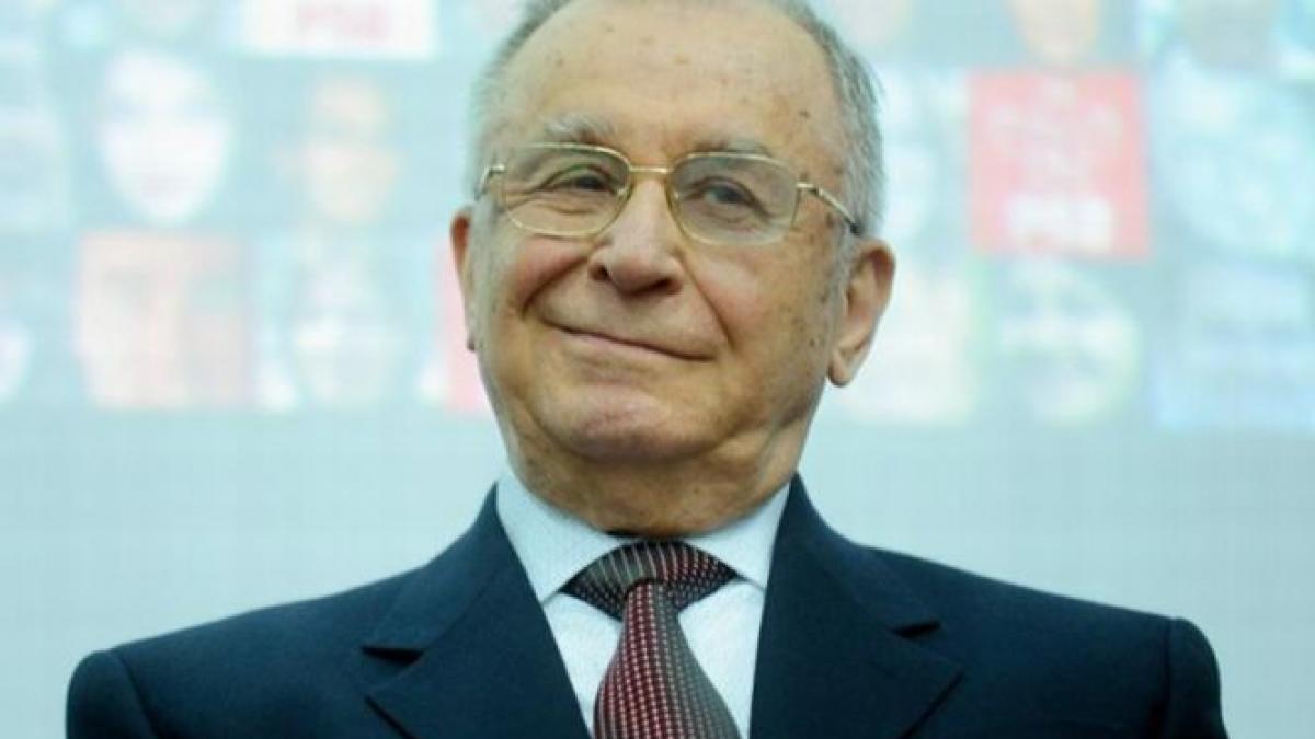 Ion Iliescu, pe Facebook. Conturile fostului preşedinte sunt false