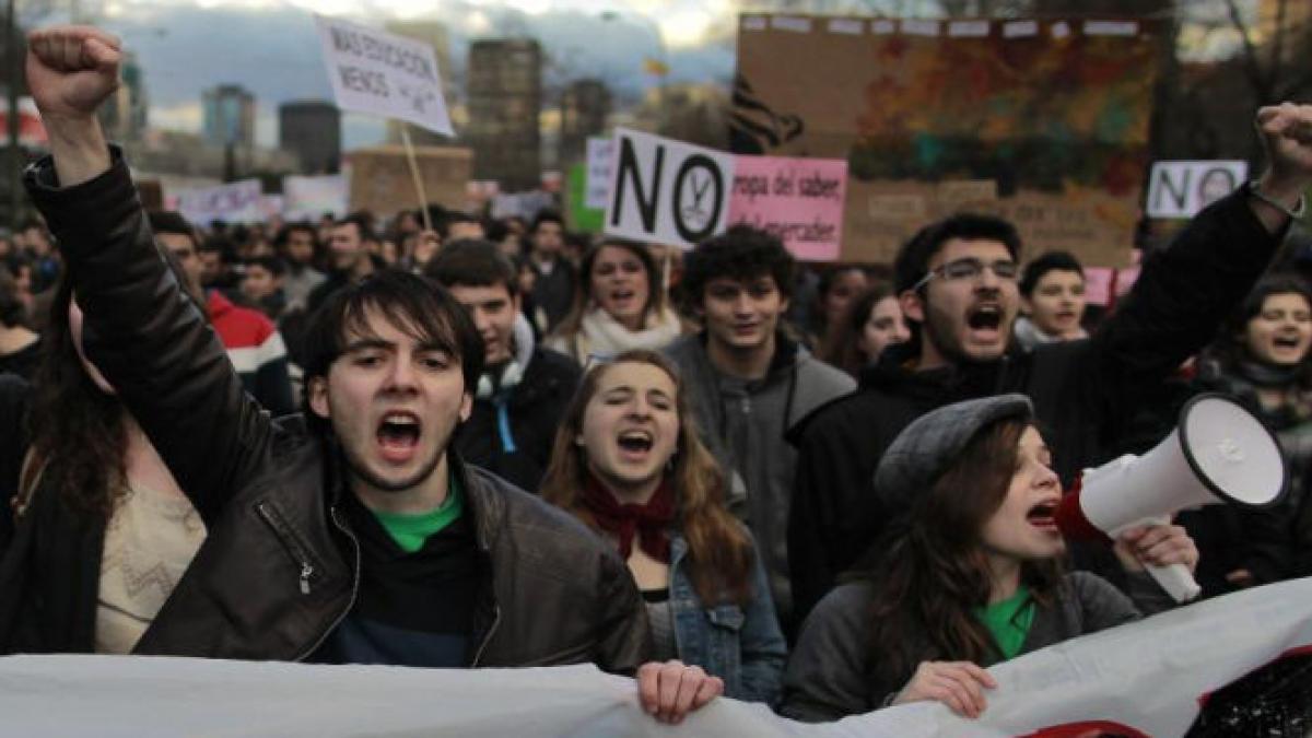 Mii de studenţi au manifestat la Madrid împotriva austerităţii