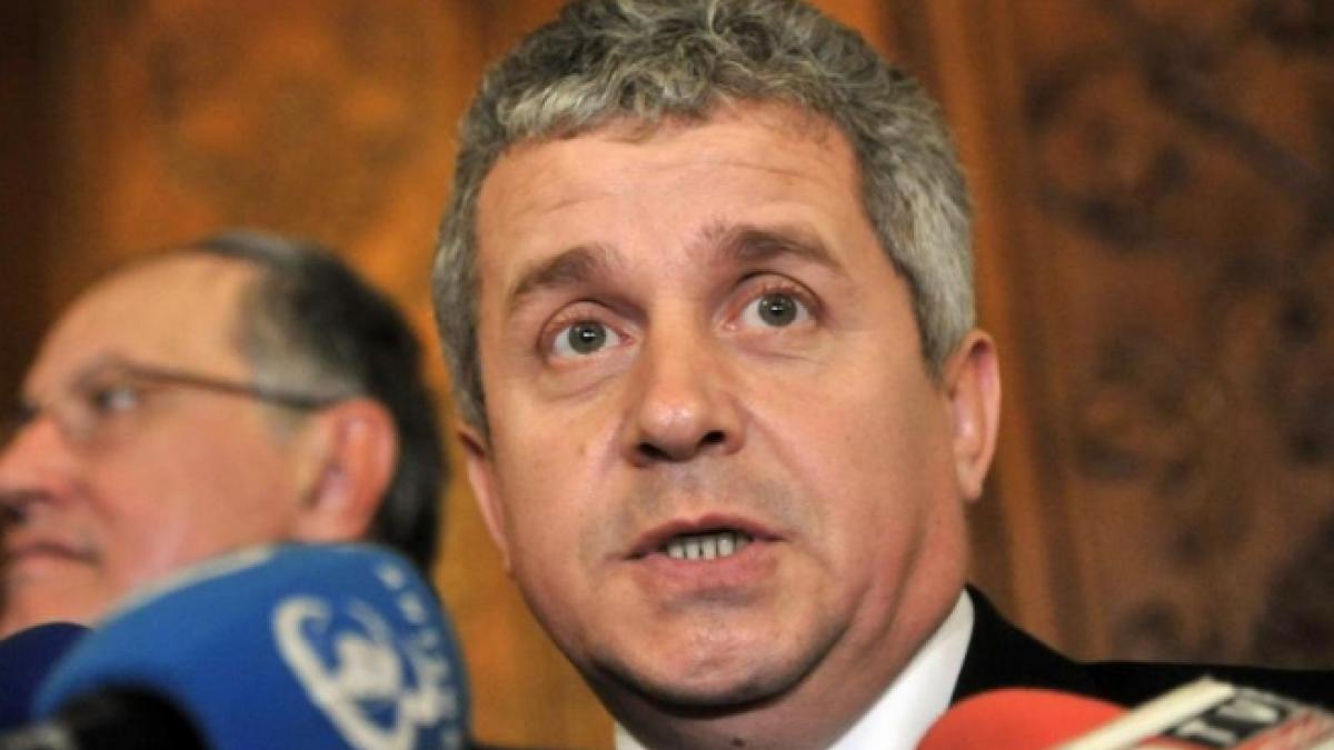 Daniel Buda: Preşedintele Băsescu a fost forţat să facă declaraţia legată de despărţirea de PDL