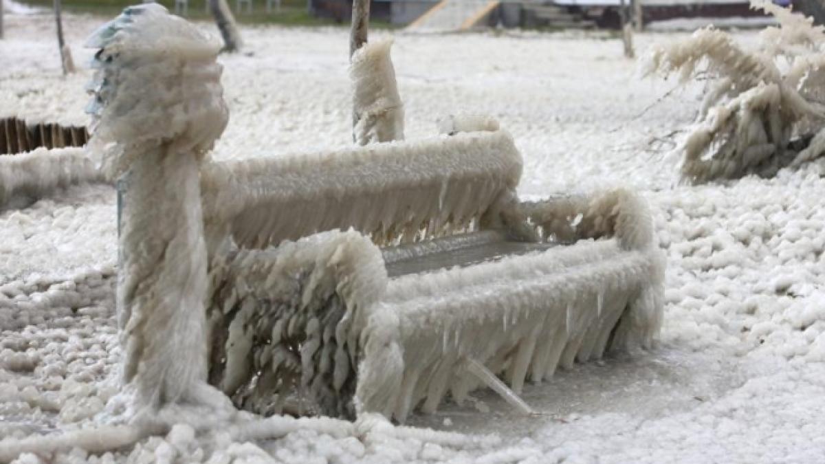 MAE atrage atenţia cetăţenilor care vor să meargă luni în Ungaria asupra condiţiilor meteo severe