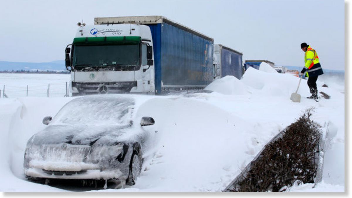 MAE: Cod portocaliu de ninsoare în Ungaria şi Croaţia; Căderi de zăpadă şi vânt puternic în Slovenia