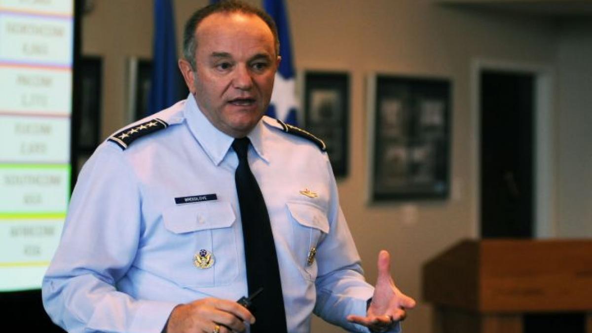 Generalul american Philip Breedlove a fost numit noul comandant suprem al NATO pentru Europa