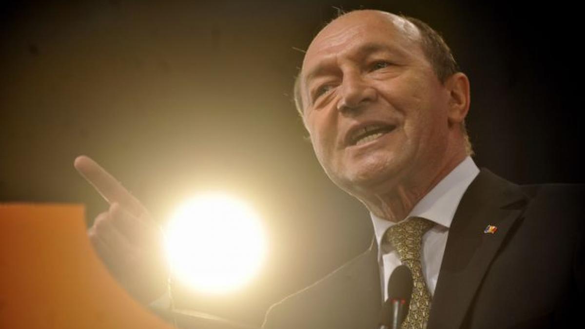 Băsescu: O revizuire a tratatelor UE este iminentă. România poate negocia dacă îşi face treaba la ea acasă