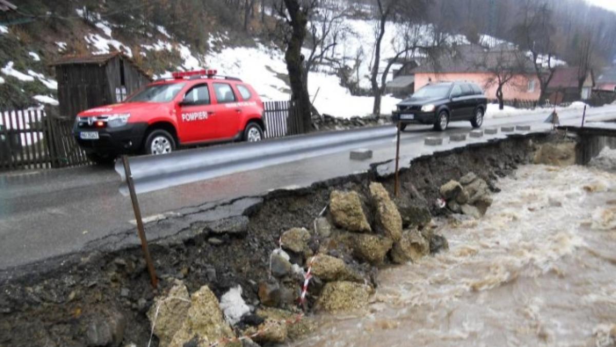 Codul portocaliu de inundaţii pentru râurile din Bihor a fost prelungit