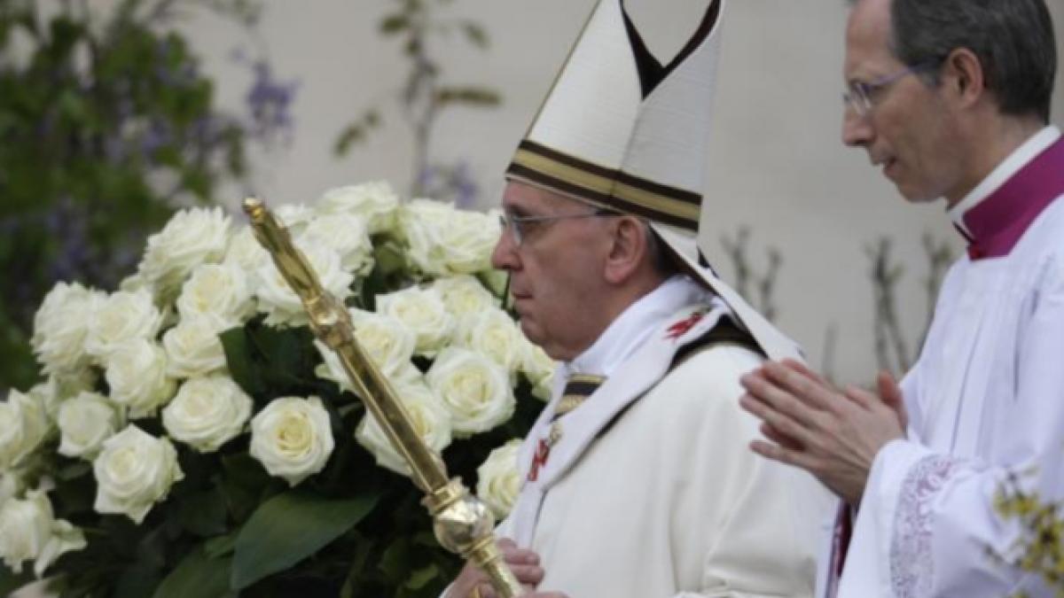 Papa Francisc oficiază Sfânta Liturghie de Paştele romano-catolic