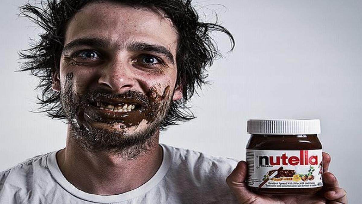 Hoţi cu lipici la ciocolată. Au SPART un tir plin cu Nutella