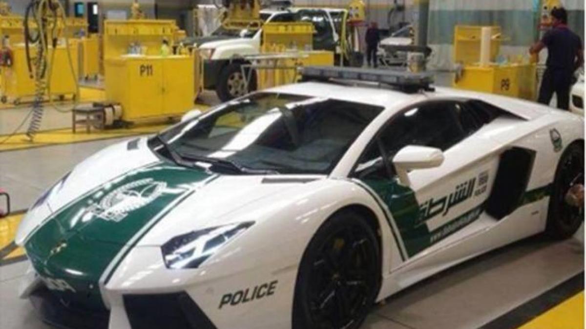 Lamborghini Aventador, noua perlă a poliţiei din Dubai