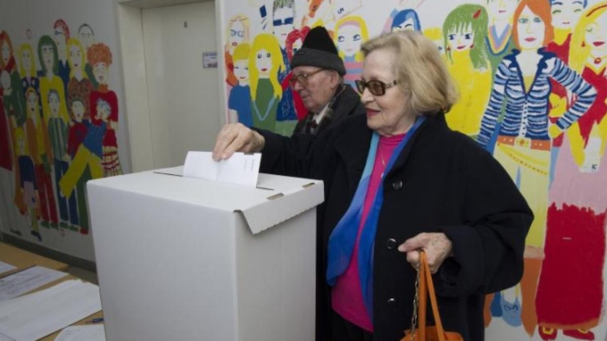 Croaţii votează duminică pentru primele alegeri europene