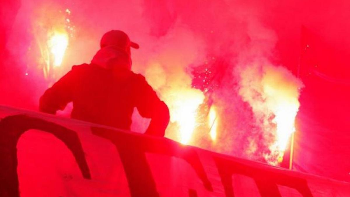 Rapid şi Steaua au remizat cu scor 1-1, într-un meci marcat de incidente, şi la început, şi la final