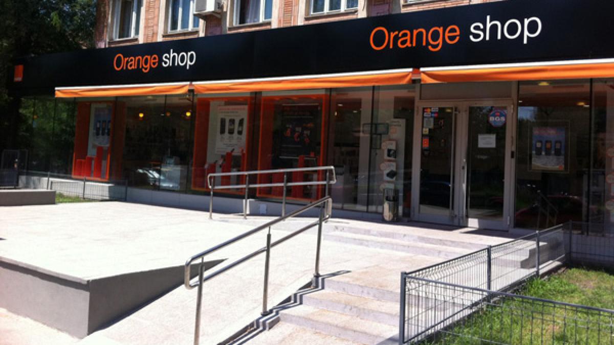 Transfer de bani, in tara sau in strainatate, si pe durata weekendului in Orange shop