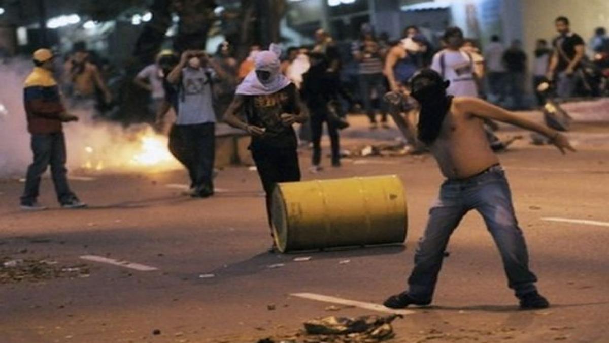 Proteste VIOLENTE în Venezuela. Cel puţin 7 morţi şi sute de arestaţi