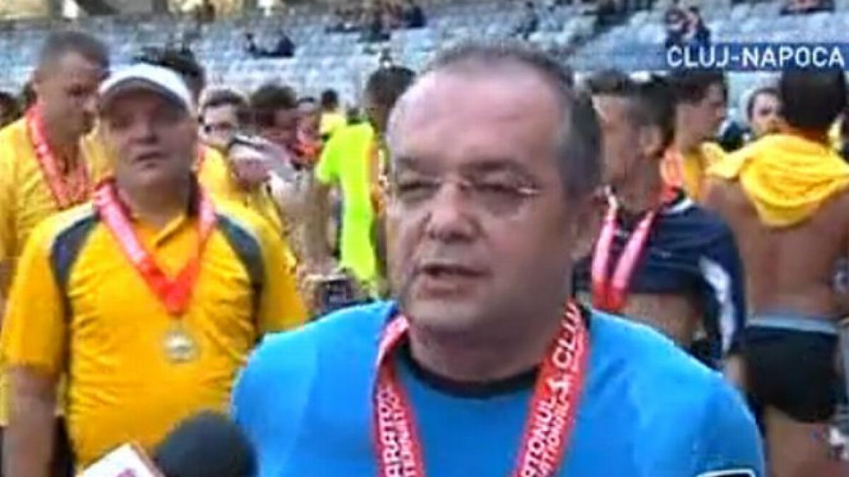 Emil Boc fuge de rupe pământul! A alergat 6 kilometri la un cross organizat la Cluj Napoca