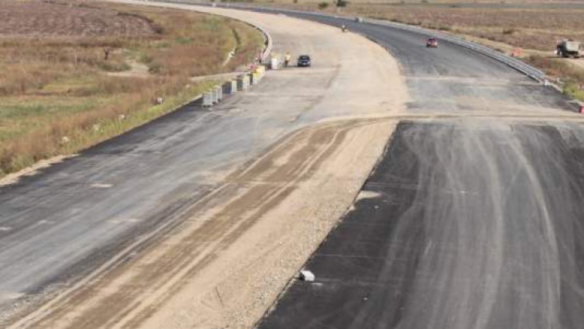 Vestea la care toţi şoferii se aşteptau: &quot;Termenul NU va fi respectat&quot;. Imagini NOI cu autostrada Deva-Orăştie