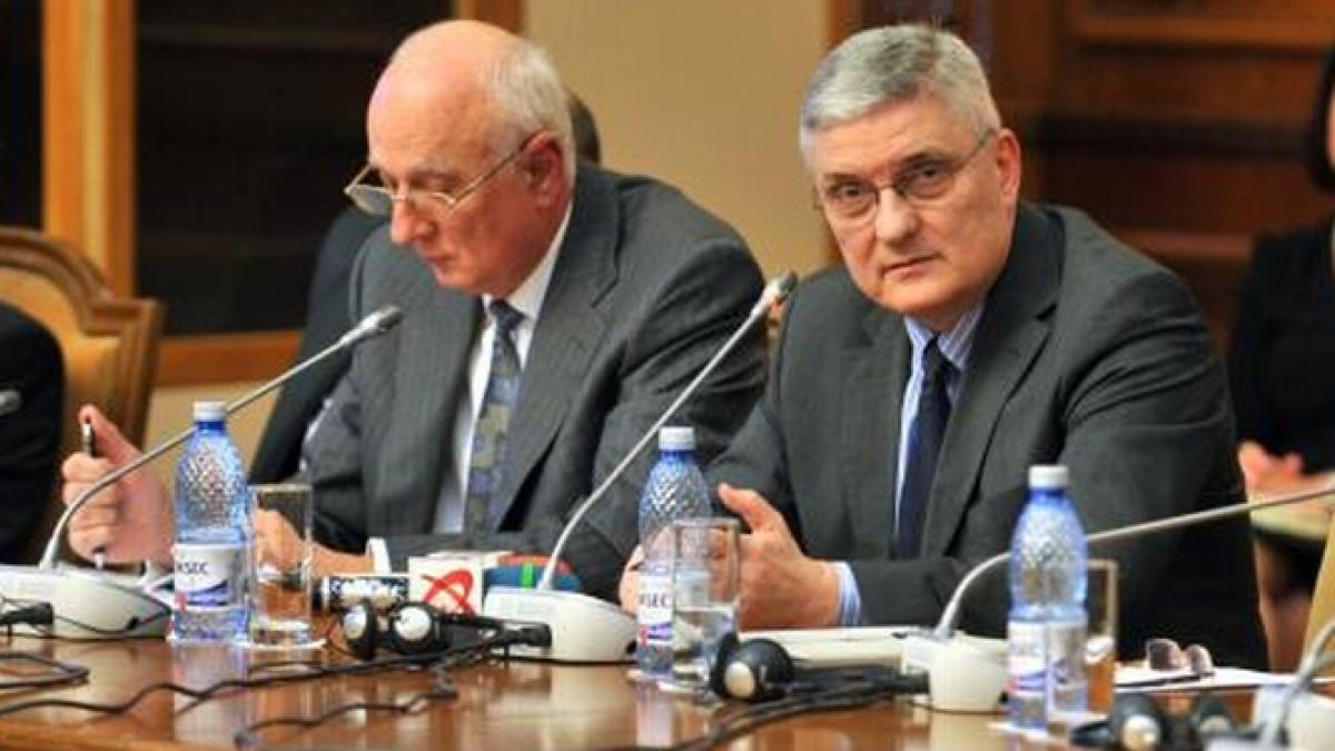 Ce salarii vor avea şefii de la ASF? Dăianu spune că este dispus să renunţe la 20% din bani